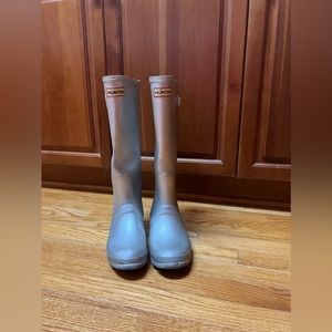 Women HUNTER boots, size 8, silver.  Used